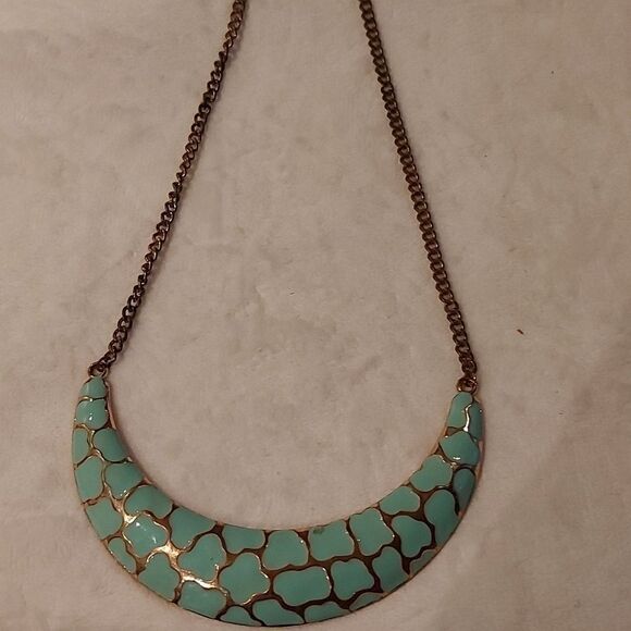 4 Various Necklaces - Picture 7 of 11